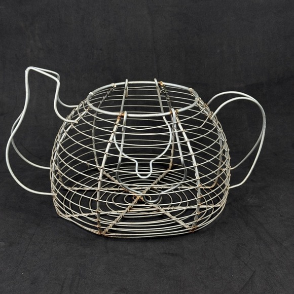 Vintage Wire Teapot Basket, Farmhouse Kitchen Decor, Metal Fruit Bowl - Picture 1 of 7